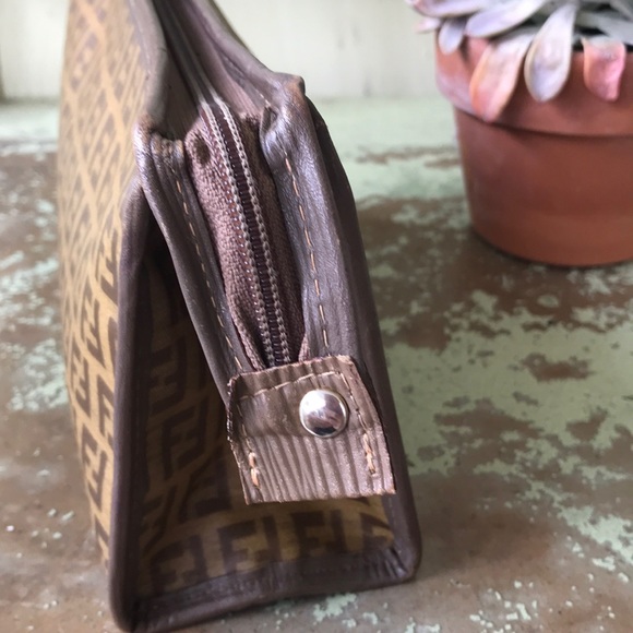 💕SOLD💕Fendi zucchino zippered clutch - Picture 3 of 11